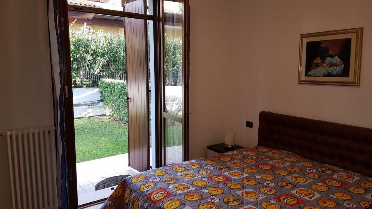 סירמיונה Villa Villacolle מראה חיצוני תמונה