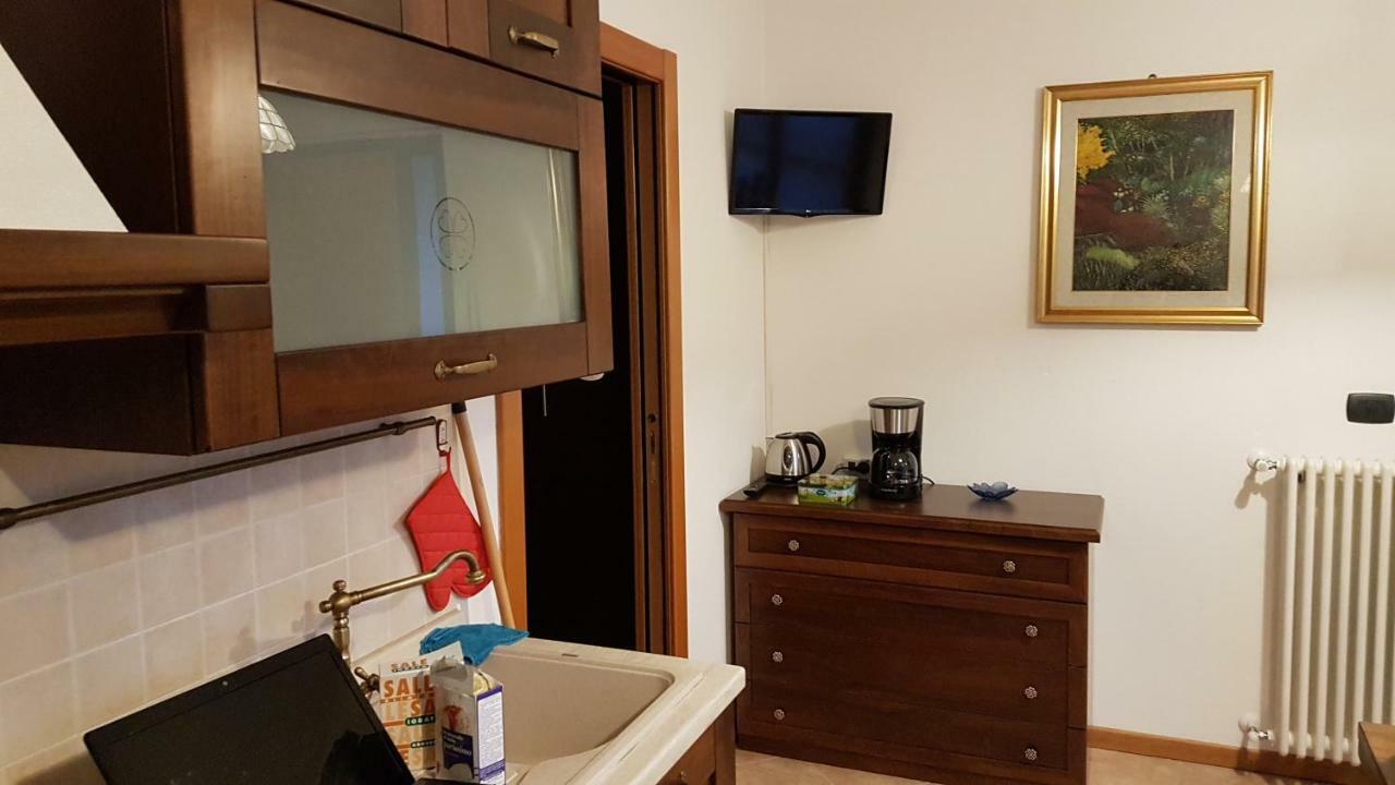 סירמיונה Villa Villacolle מראה חיצוני תמונה