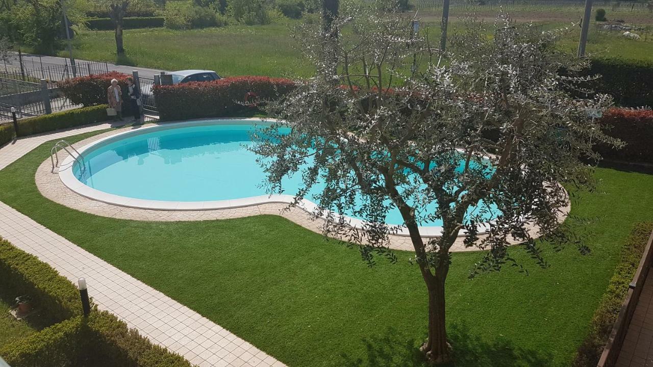 סירמיונה Villa Villacolle מראה חיצוני תמונה