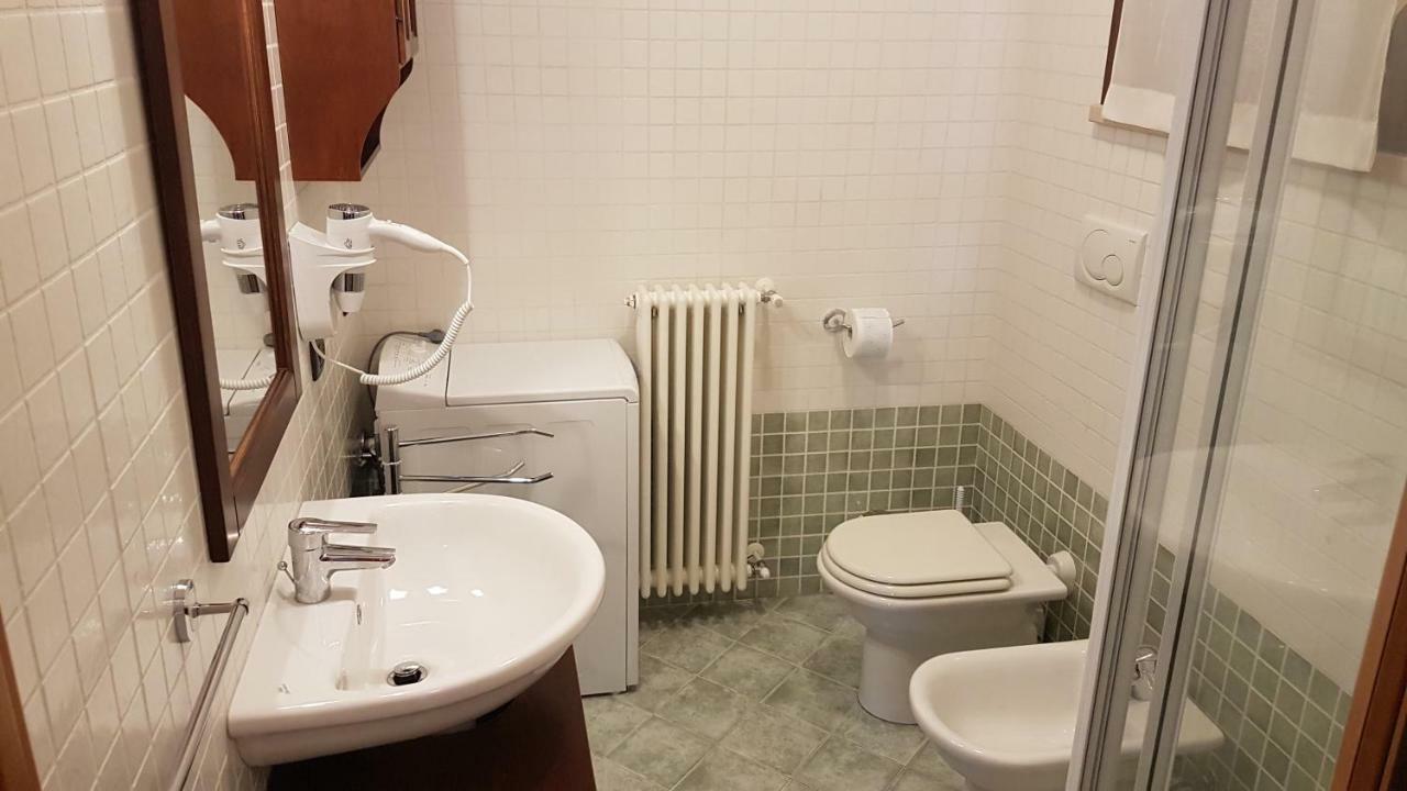 סירמיונה Villa Villacolle מראה חיצוני תמונה