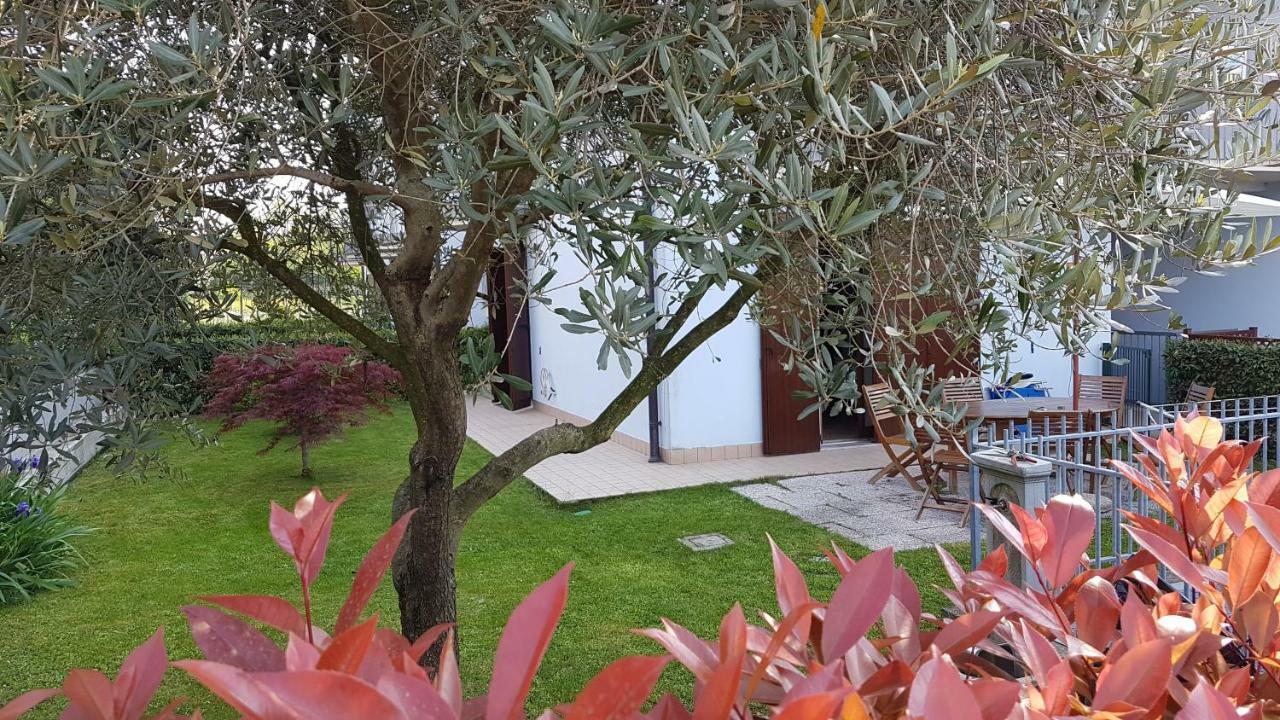 סירמיונה Villa Villacolle מראה חיצוני תמונה